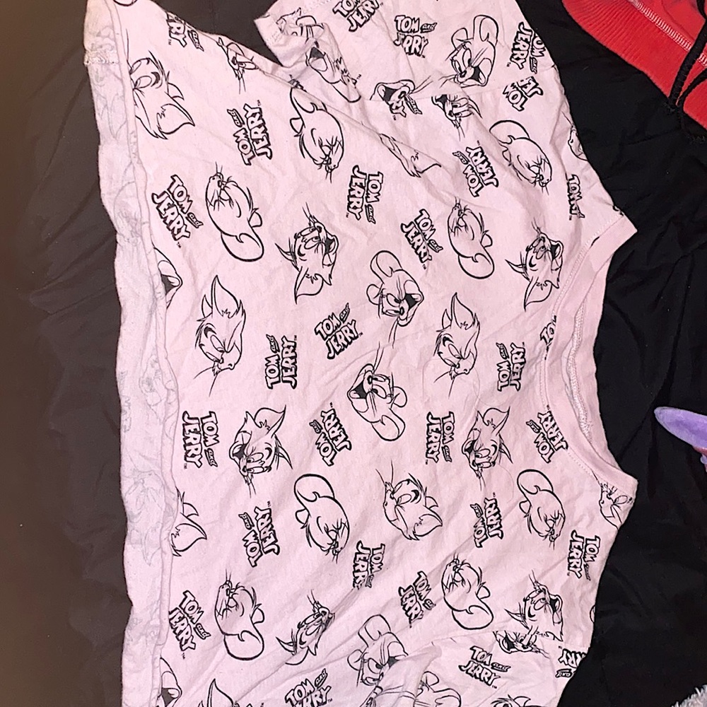 Pink Tom and Jerry shirt cute and comfortable crop top